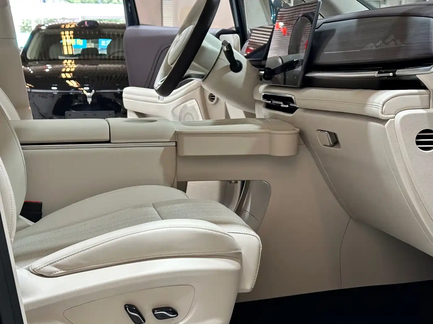 Voyah Auto Voyah Dreamer 2025 2025 Model PHEV Basic Version
