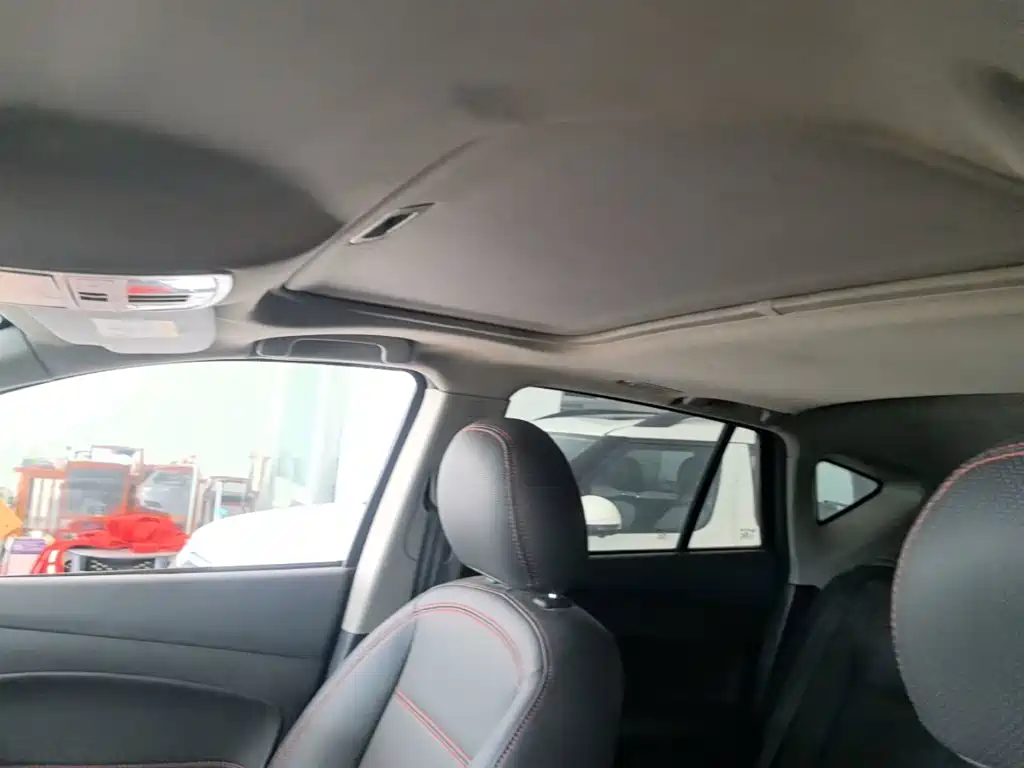 Haima S5 2015 2015 1.6L Manual Luxury Sunroof Edition