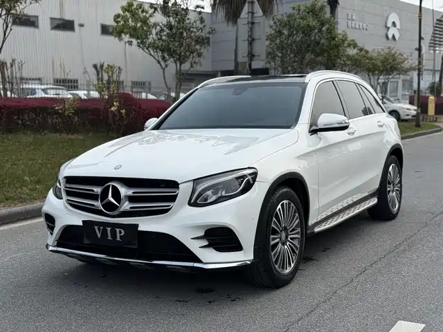 MERCEDES-BENZ GLC