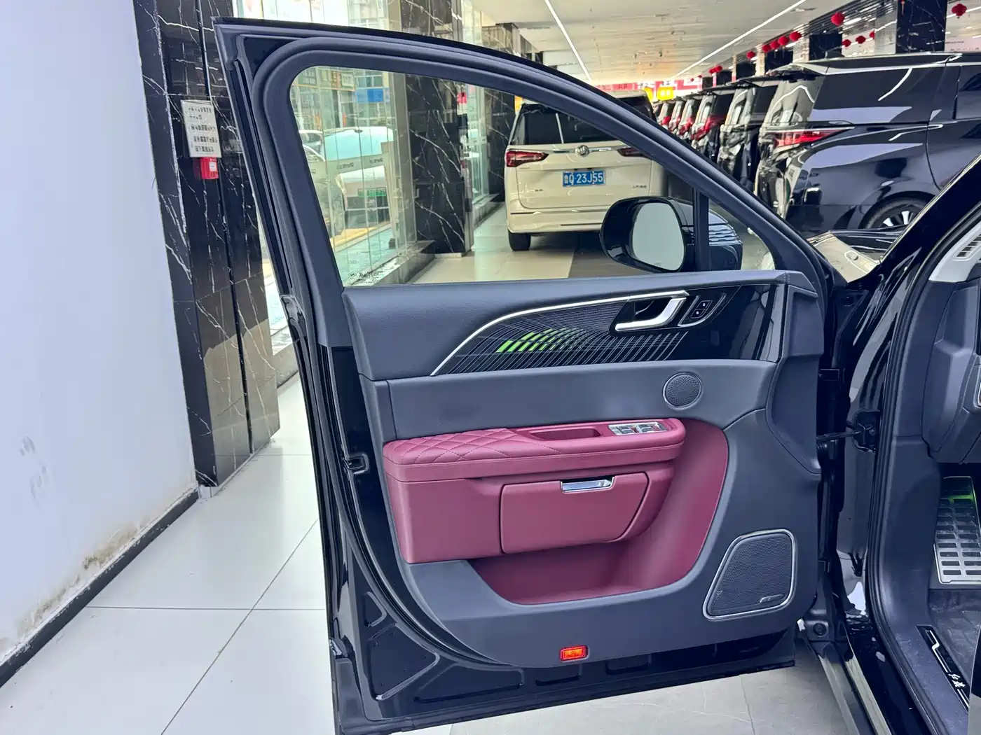 Hongqi E-HS9 2023 2022 690km Qi Xiang Edition (6-seater)
