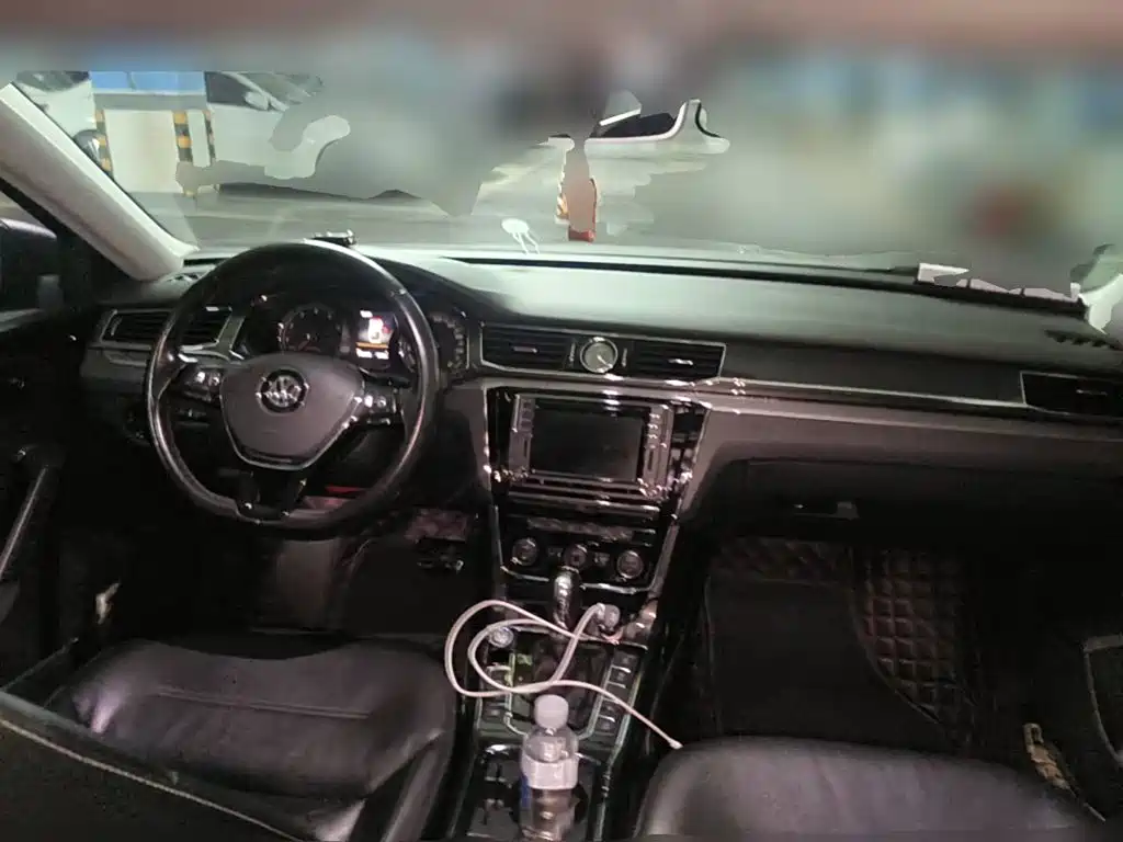 Фото 11 - Volkswagen Passat