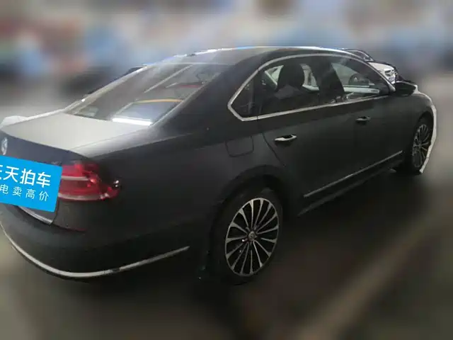 Volkswagen Passat 2017 330TSI DSG Luxury — фото 2