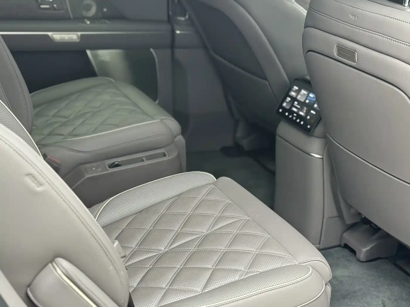 NIO ES8 2026 2025 Model 6-Seat Executive Luxury Edition