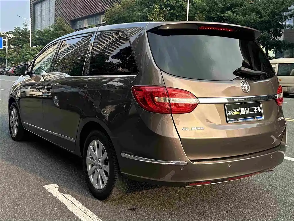 Photo 9 - Buick GL8