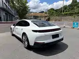 Photo 3 - Porsche Panamera