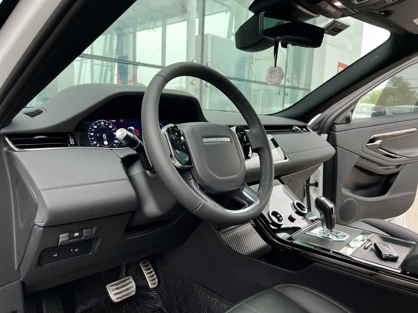 Фото 11 - Land Rover Range Rover Evoque
