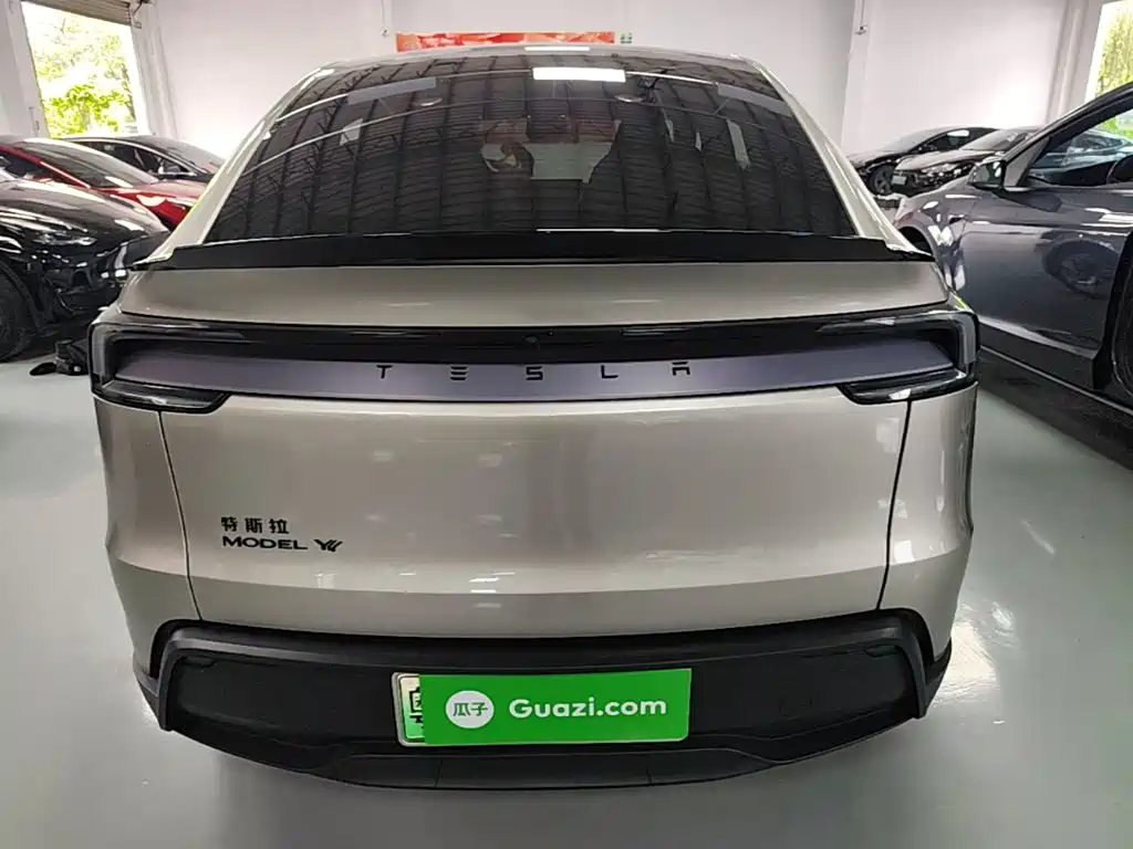 Tesla Model Y L 2025 2025 Facelift Long Range AWD