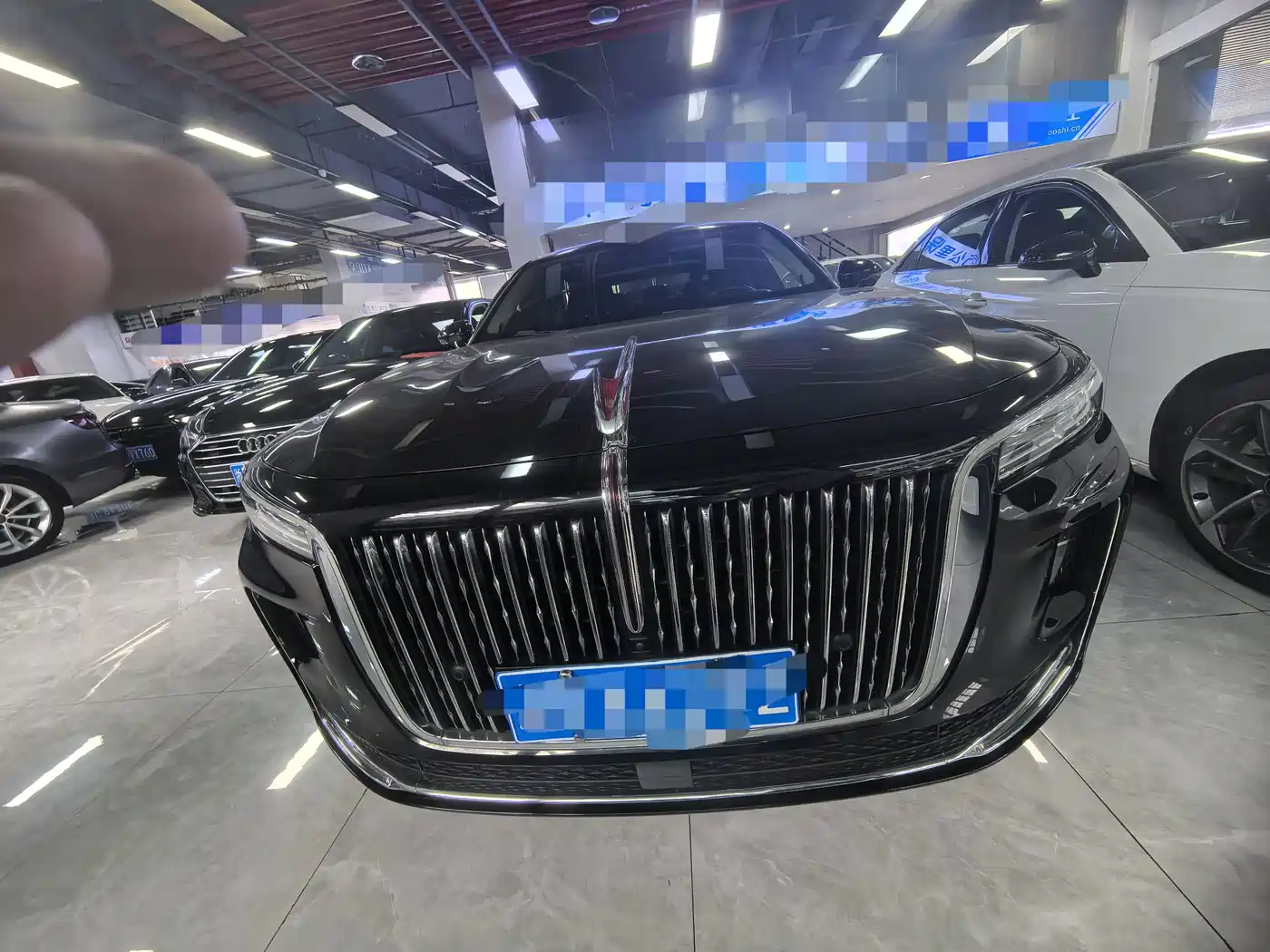 Фото 1 - Hongqi H9