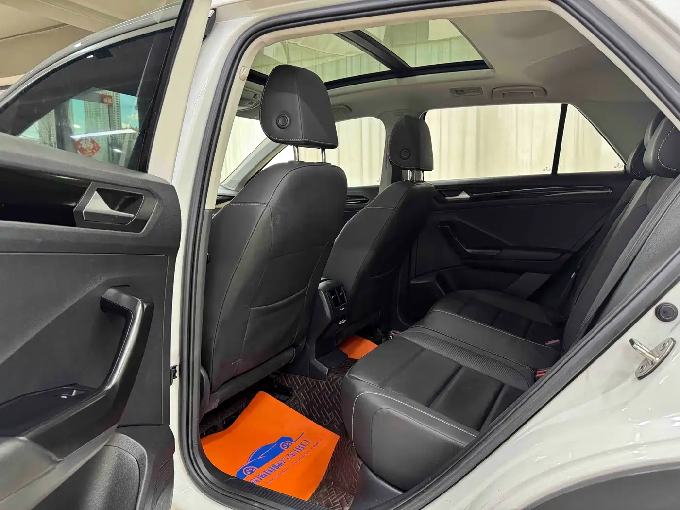 Volkswagen T-ROC 2022 280TSI DSG 2WD Comfort PLUS фото 8
