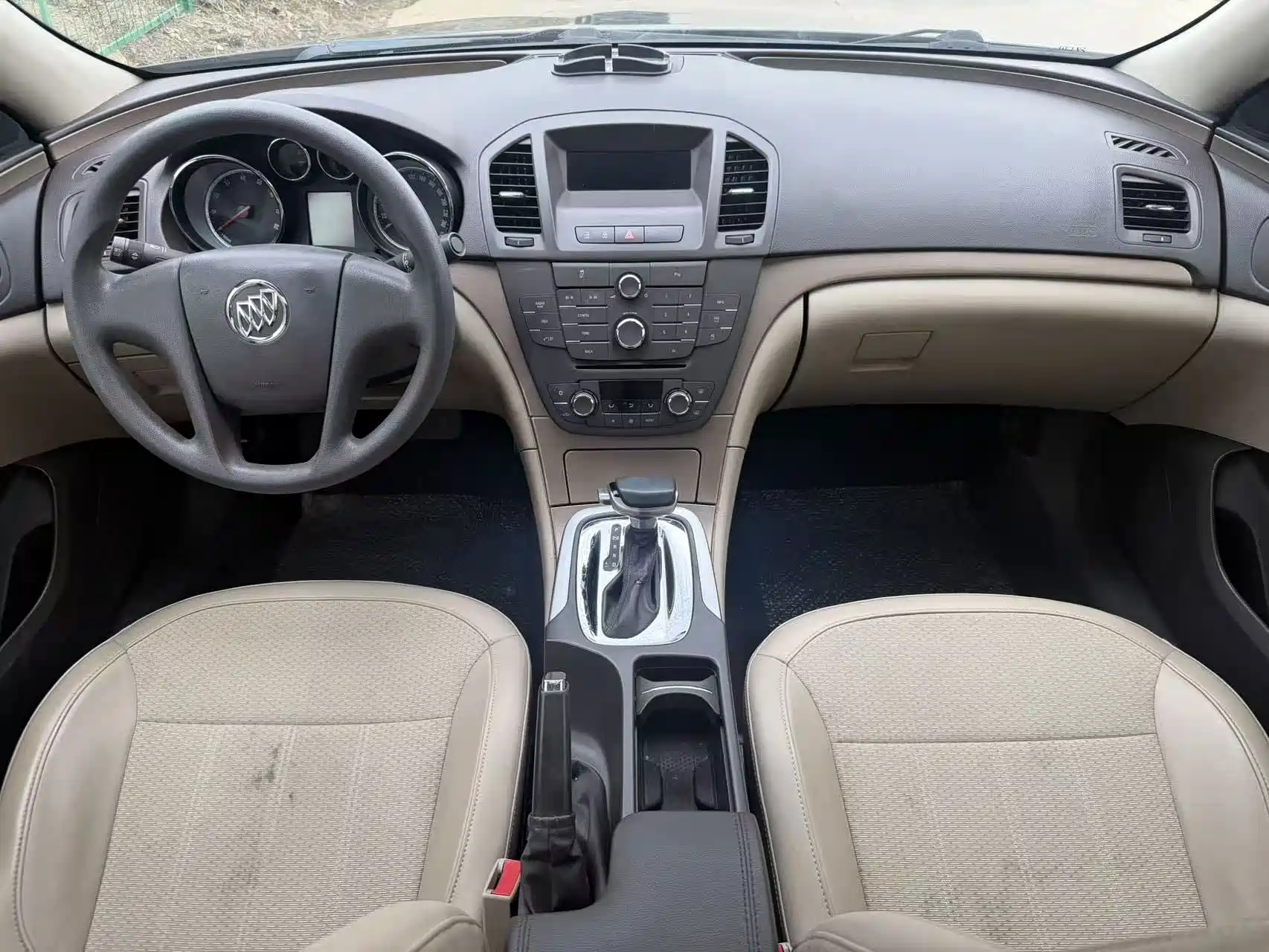 Photo 7 - Buick Regal