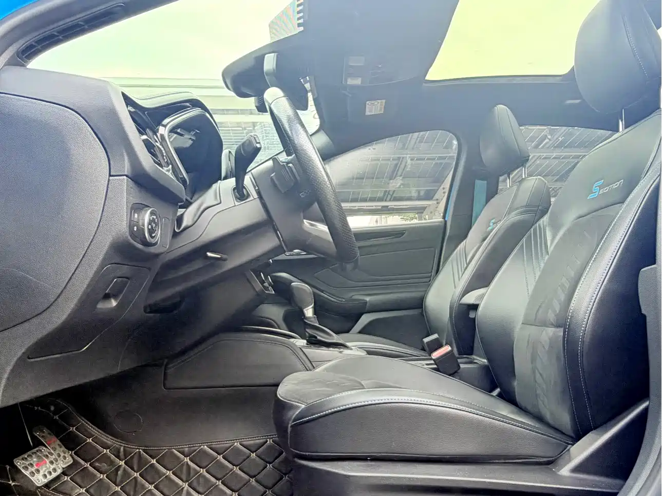 Photo 11 - Ford Focus