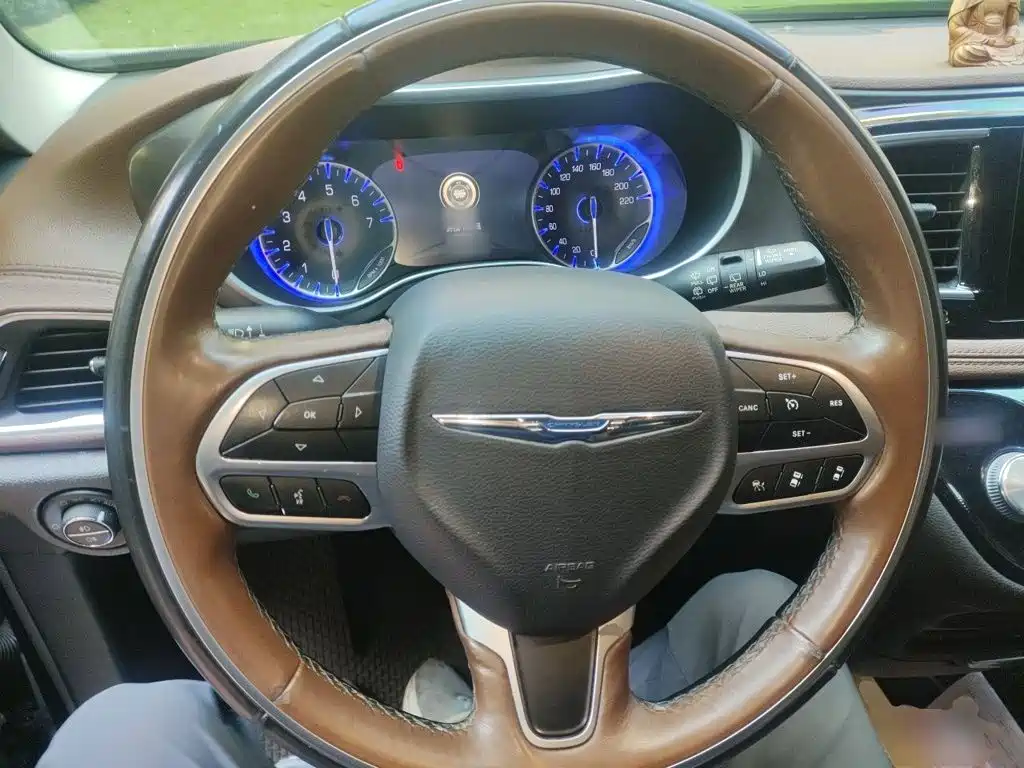 Фото 6 - Chrysler Pacifica