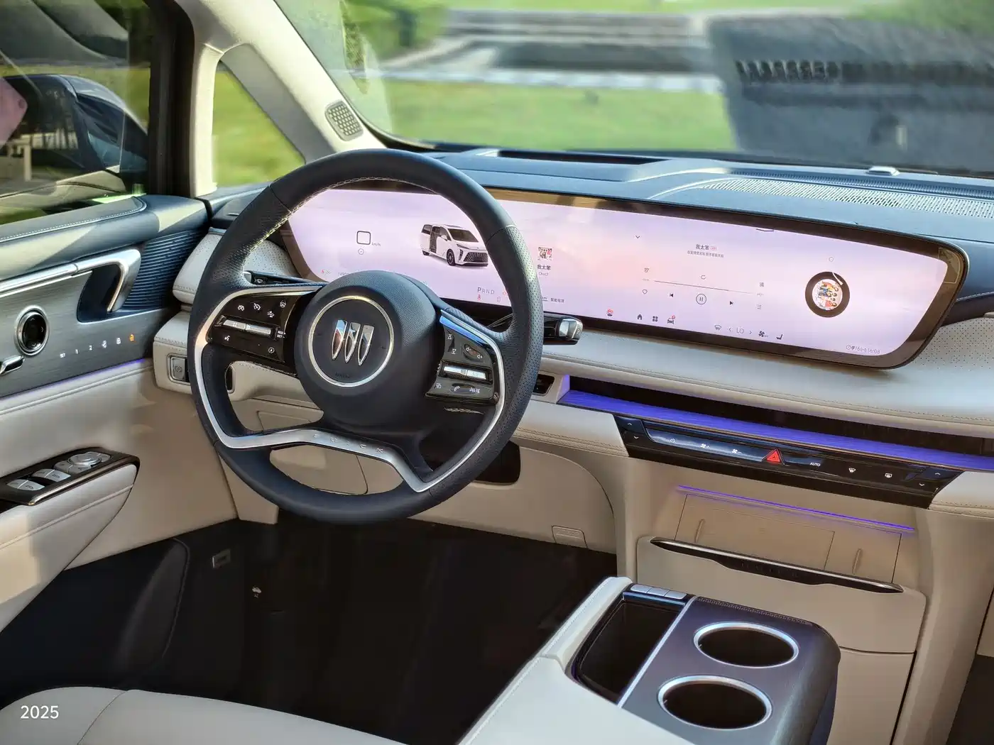 BUICK GL8 NEW ENERGY