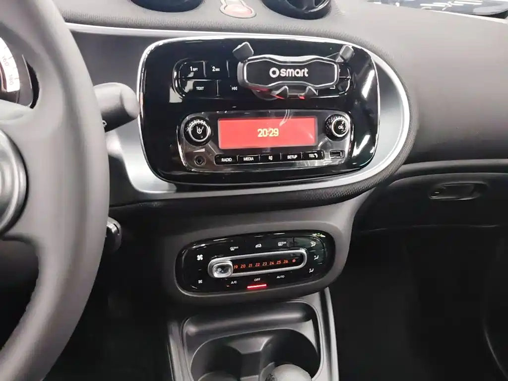 smart fortwo 2019 2019 0.9T 66kW Hardtop Wind Edition China VI