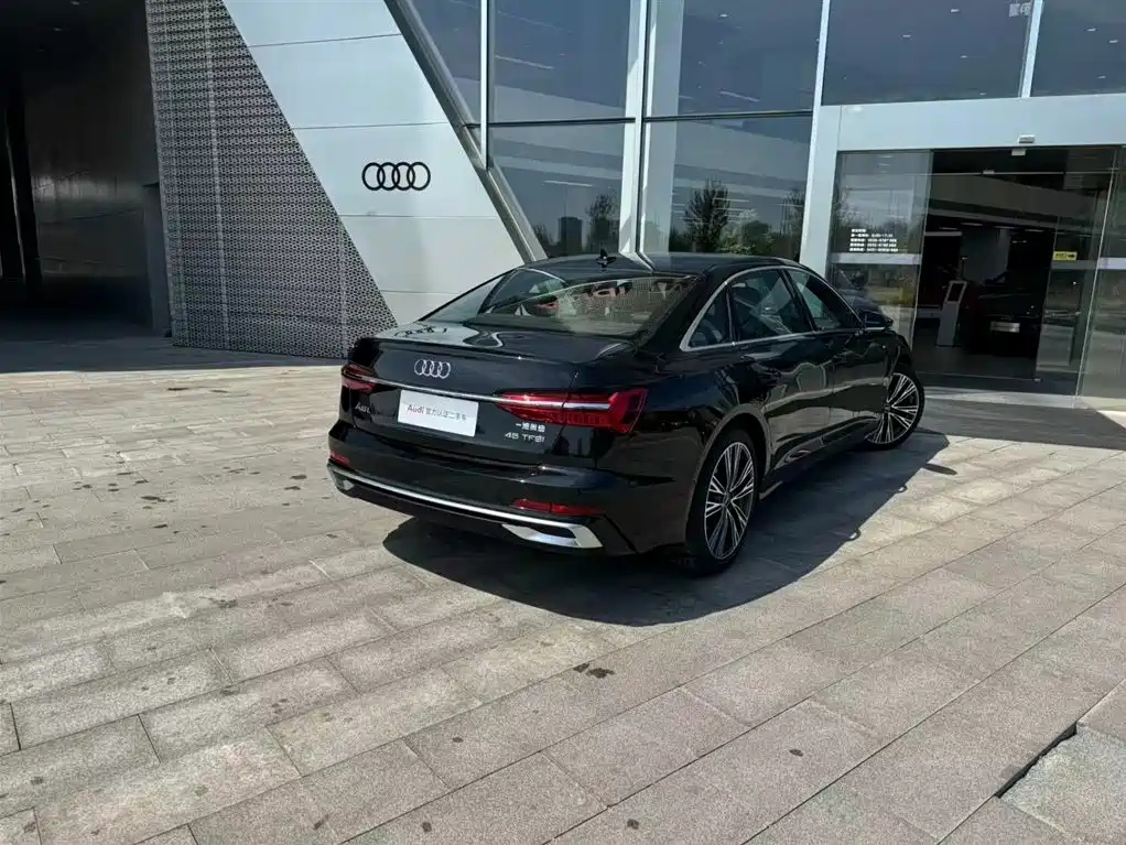 Audi A6L 2025 45 TFSI Premium Sport фото 3