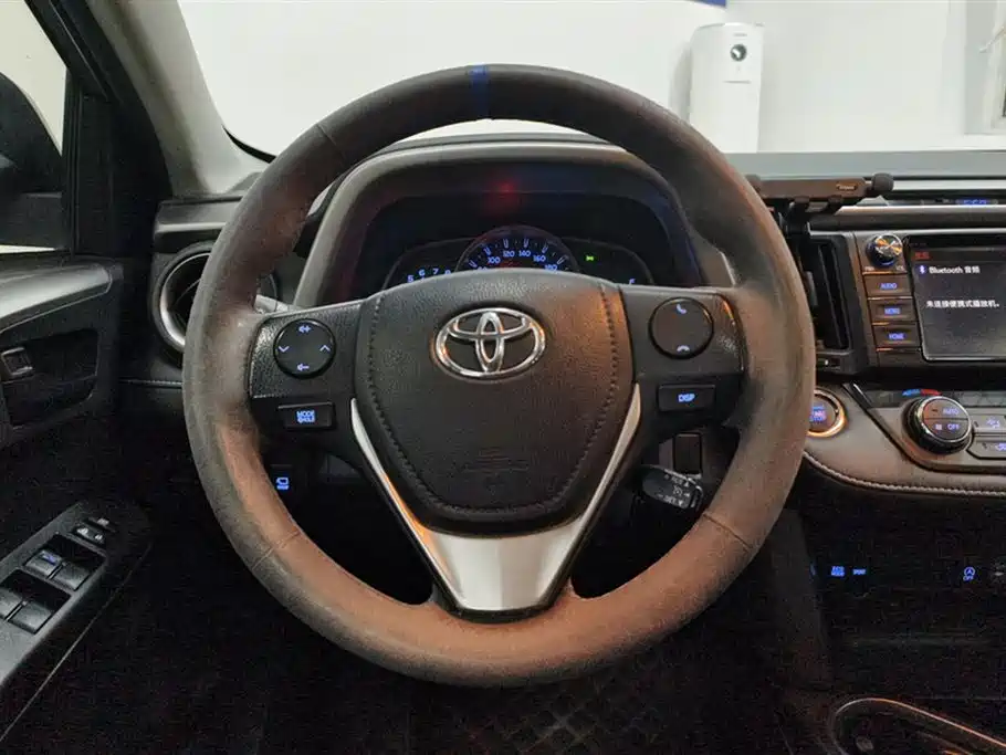Toyota RAV4 Rongfang 2018 2.0L CVT 2WD Trend X Edition фото 15