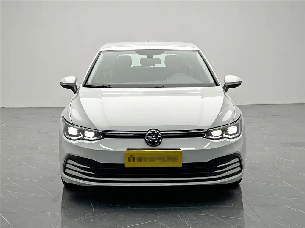 Volkswagen Golf 2023 Model 200TSI DSG фото 2