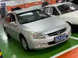 Фото 4 - Honda Accord