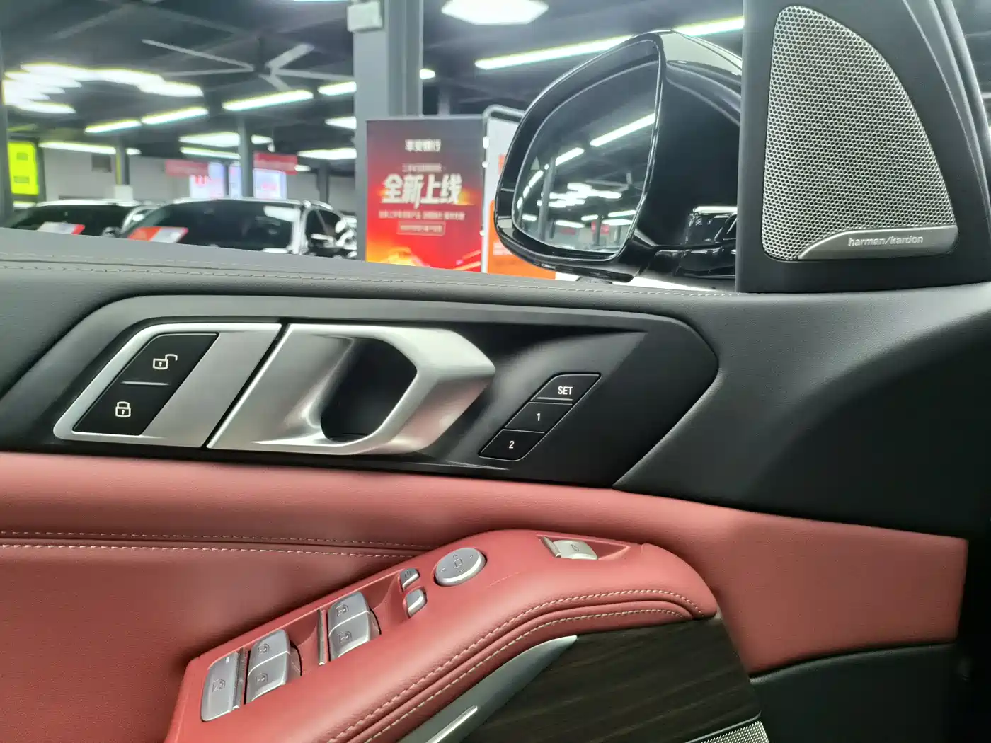 BMW X5 2025 Model xDrive 40Li M Sport Blackout Package фото 11