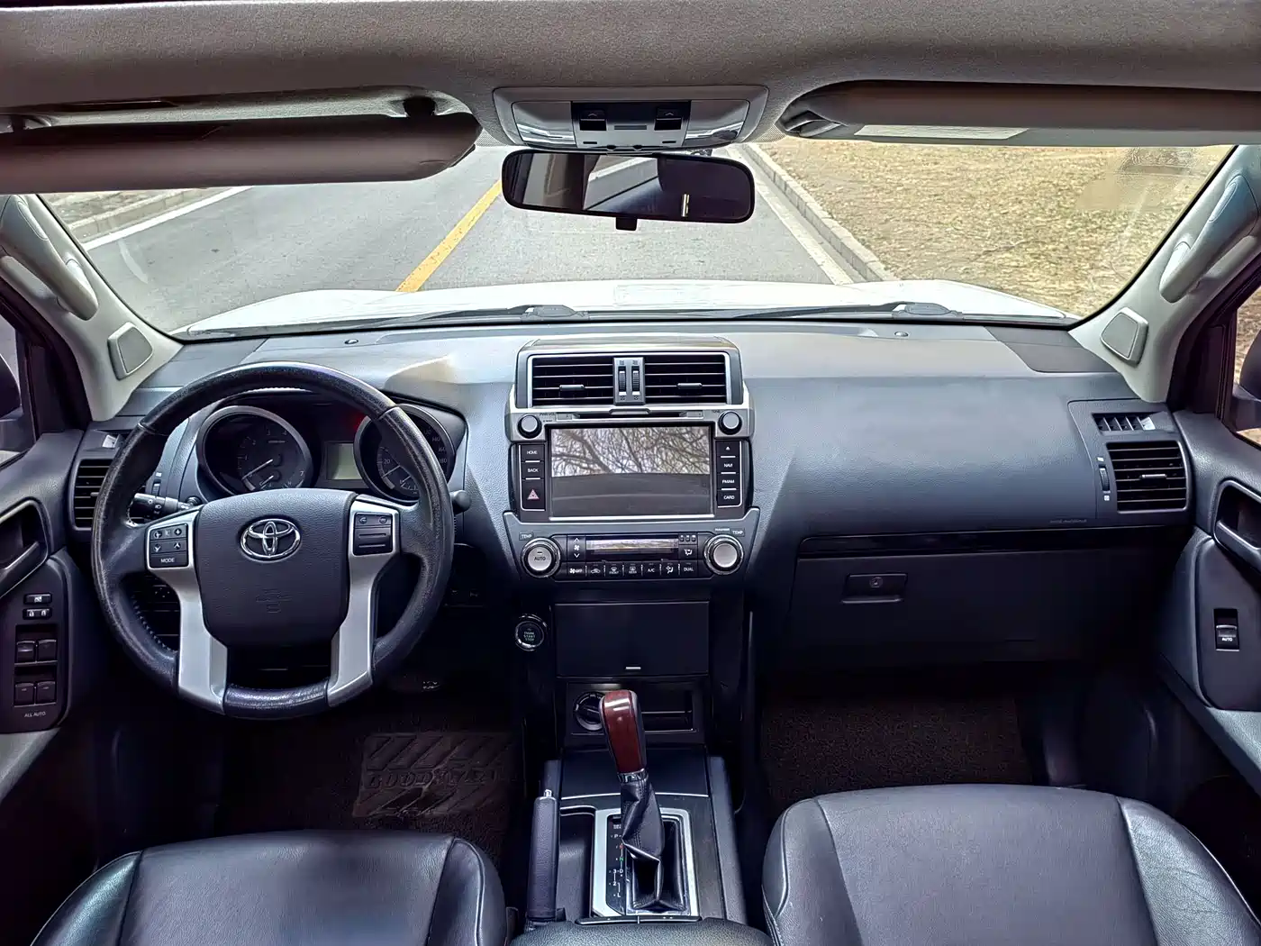 Toyota Prado 2015 2.7L Automatic Standard фото 8
