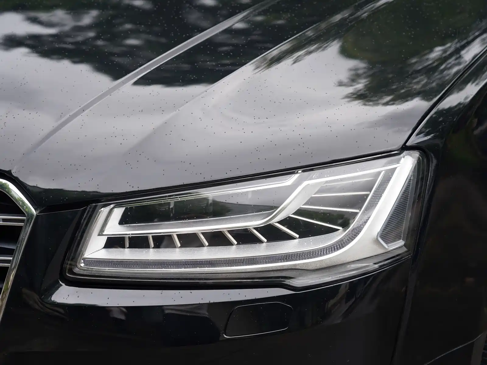 Фото 9 - Audi A8