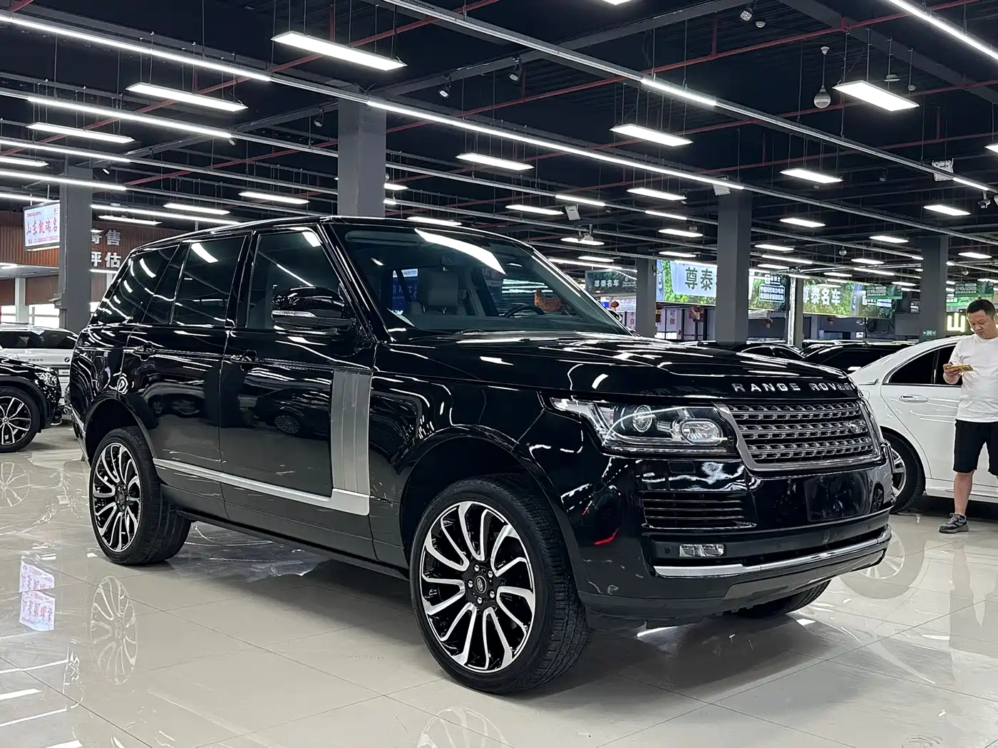 Фото 3 - Land Rover Range Rover