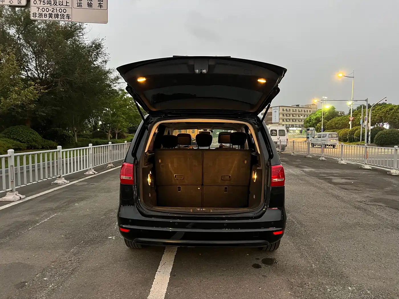 Volkswagen Sharan 2014 2014 2.0TSI Standard