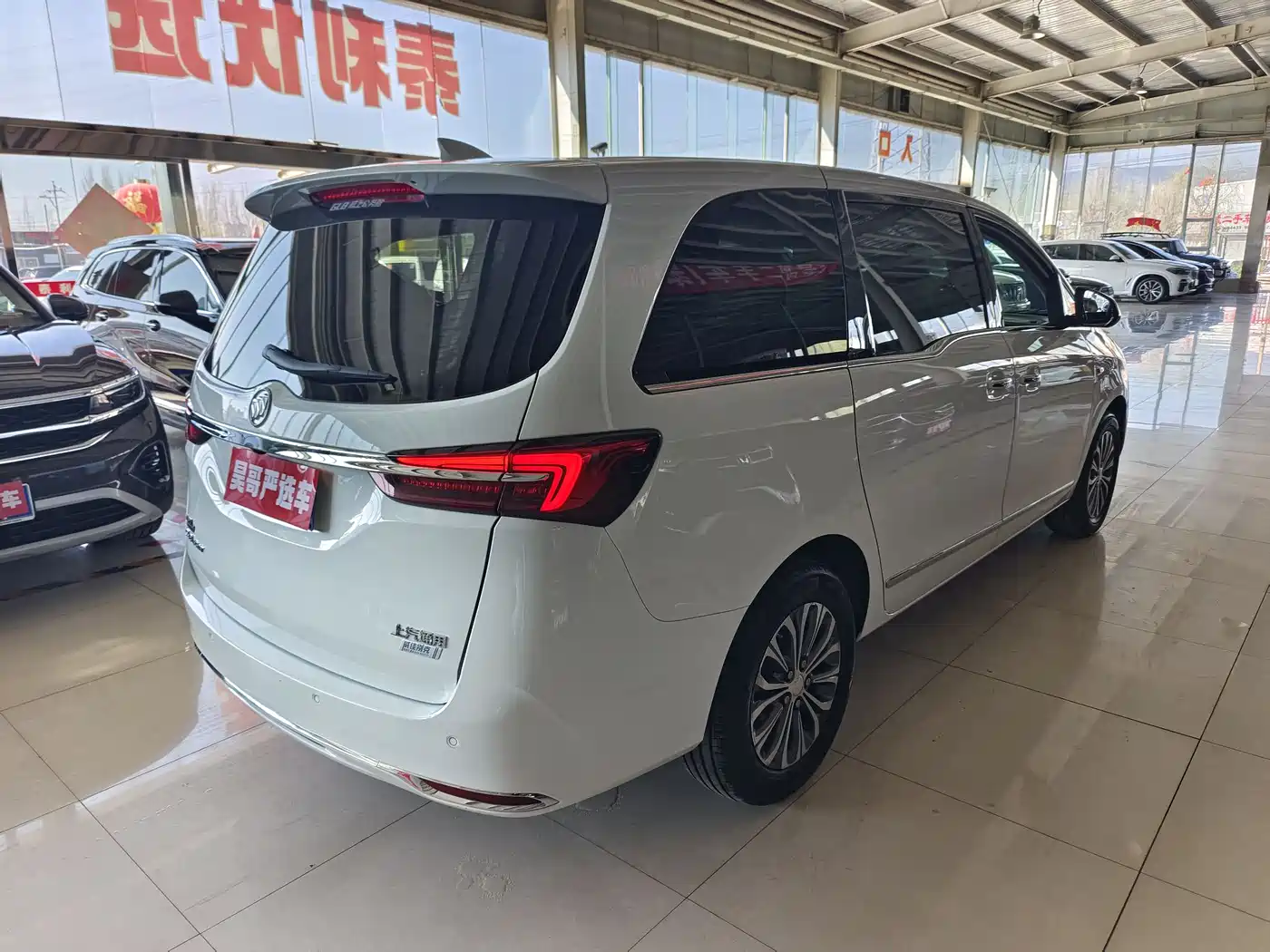Buick GL8 2020 Model Land Business Class 652T Luxury фото 26