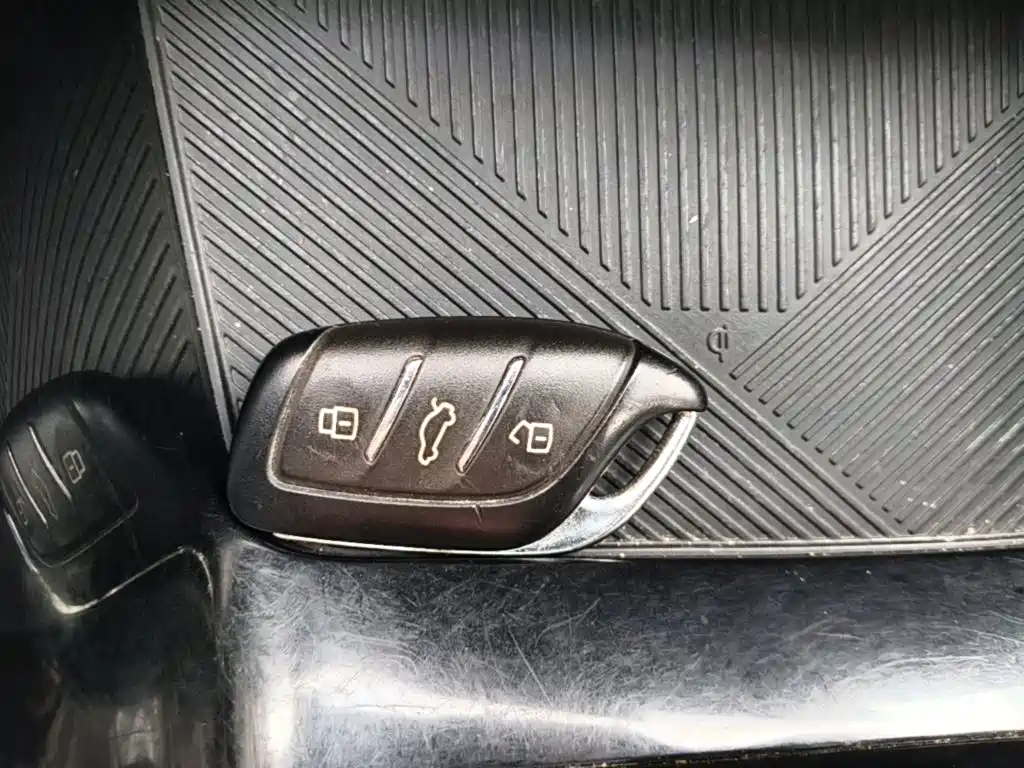 Фото 9 - Roewe i5