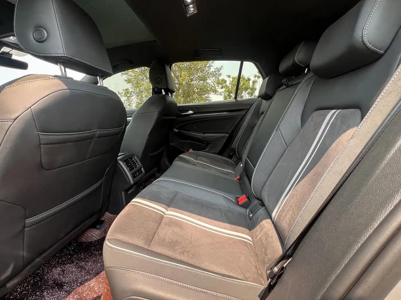 Volkswagen Golf 2023 Model 280TSI DSG R-Line фото 6