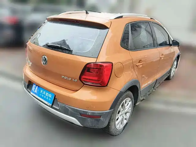 Volkswagen Polo 2014 1.6L Cross Polo Automatic — фото 2