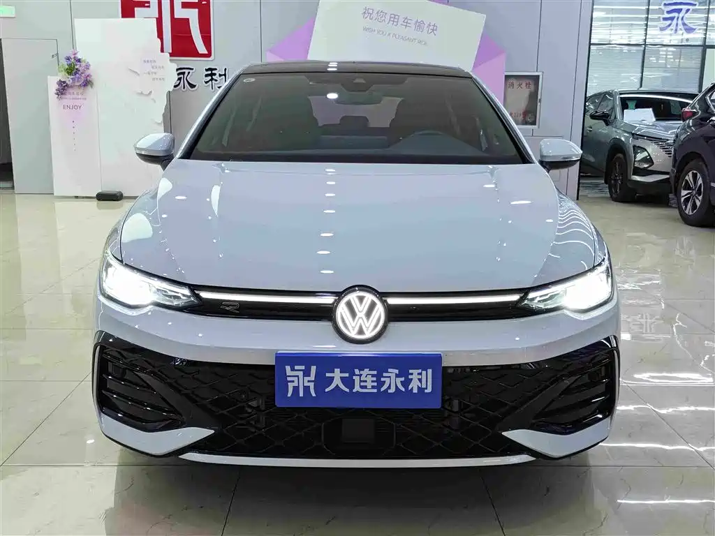 Volkswagen Golf 2025 2025 300TSI R-Line