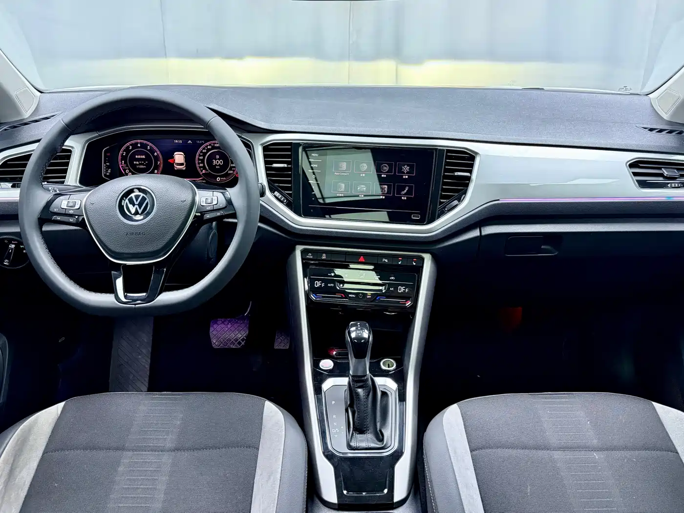 Volkswagen T-ROC 2021 Facelift 280TSI DSG 2WD Comfort Smart Connect Edition фото 7