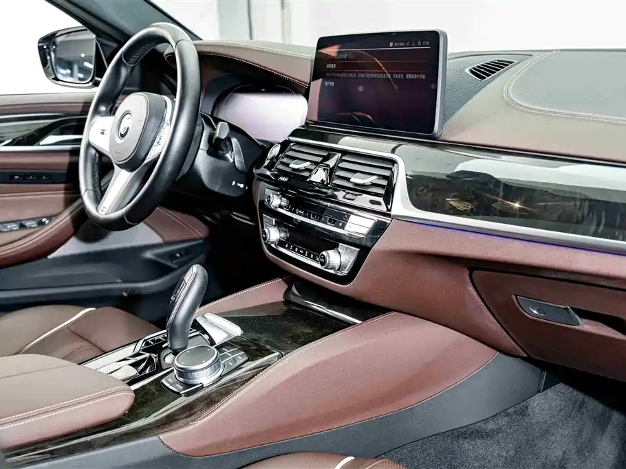 BMW 5 Series 2022 Model Second Facelift 525Li M Sport Package фото 17