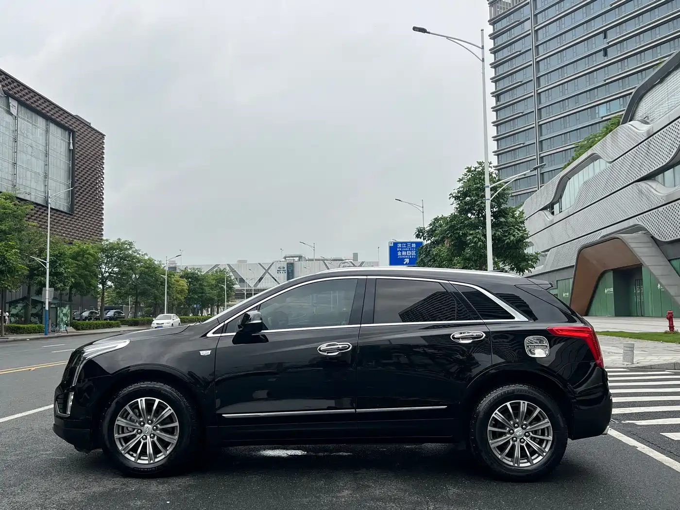 Cadillac XT5 2017 Anniversary Edition 28T 4WD Luxury фото 7