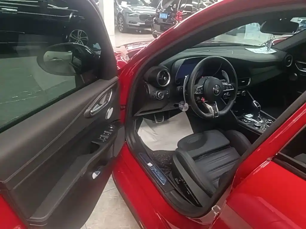 Alfa Romeo Giulia 2026 2023 2.9T V6 520HP Quadrifoglio Edition