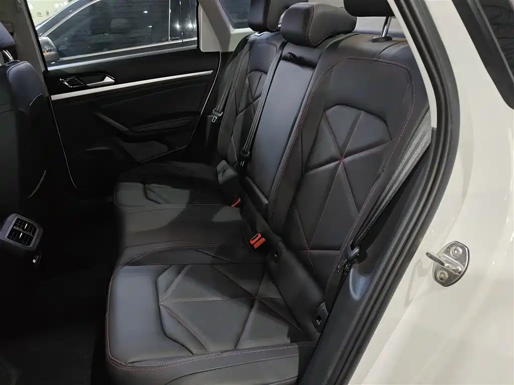 Volkswagen Lavida 2024 Model 300TSI DSG Starlight Leading Edition фото 17