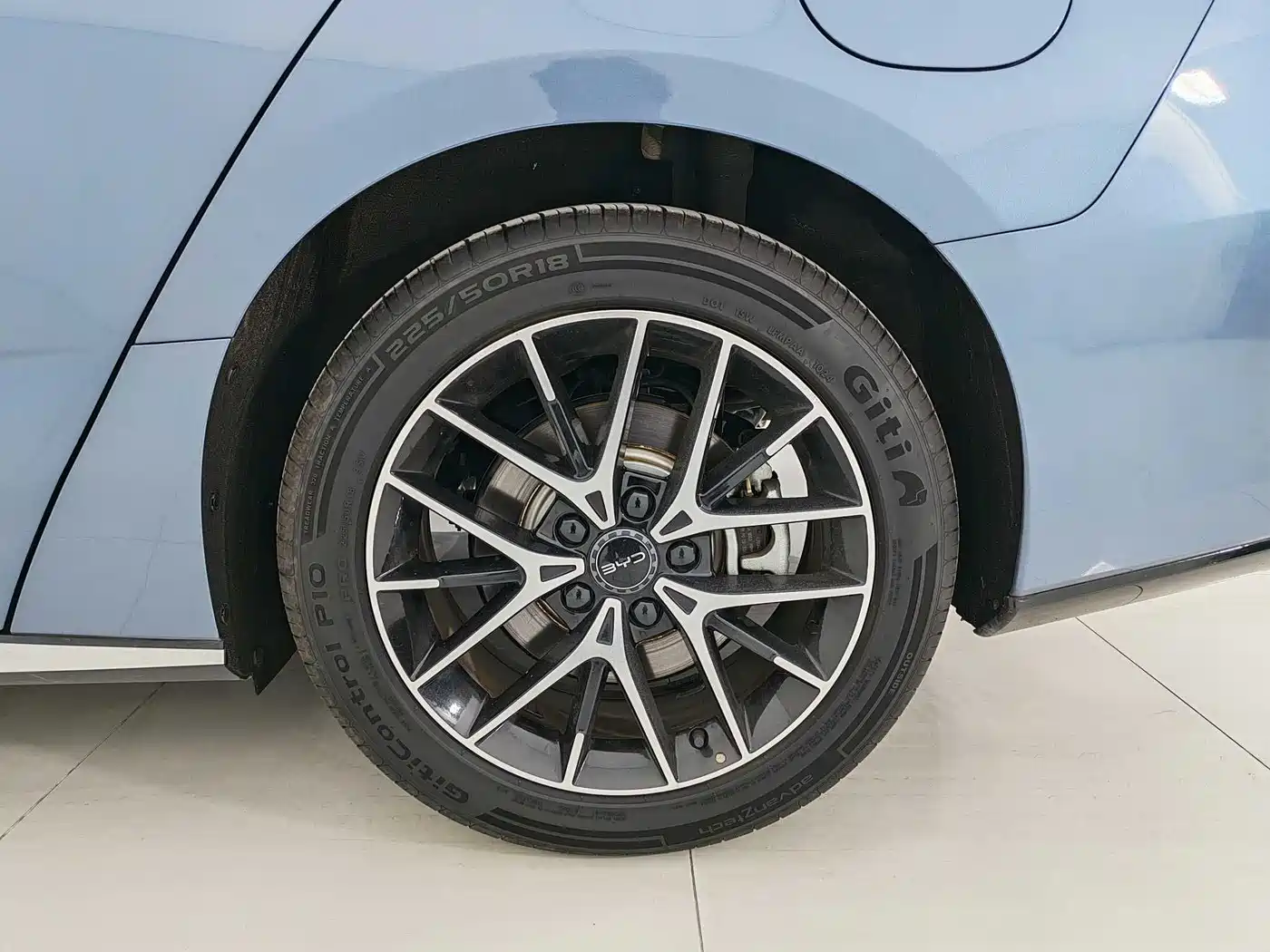 BYD Seal 2024 Glory Edition DM-i 1.5L 121km Luxury фото 16