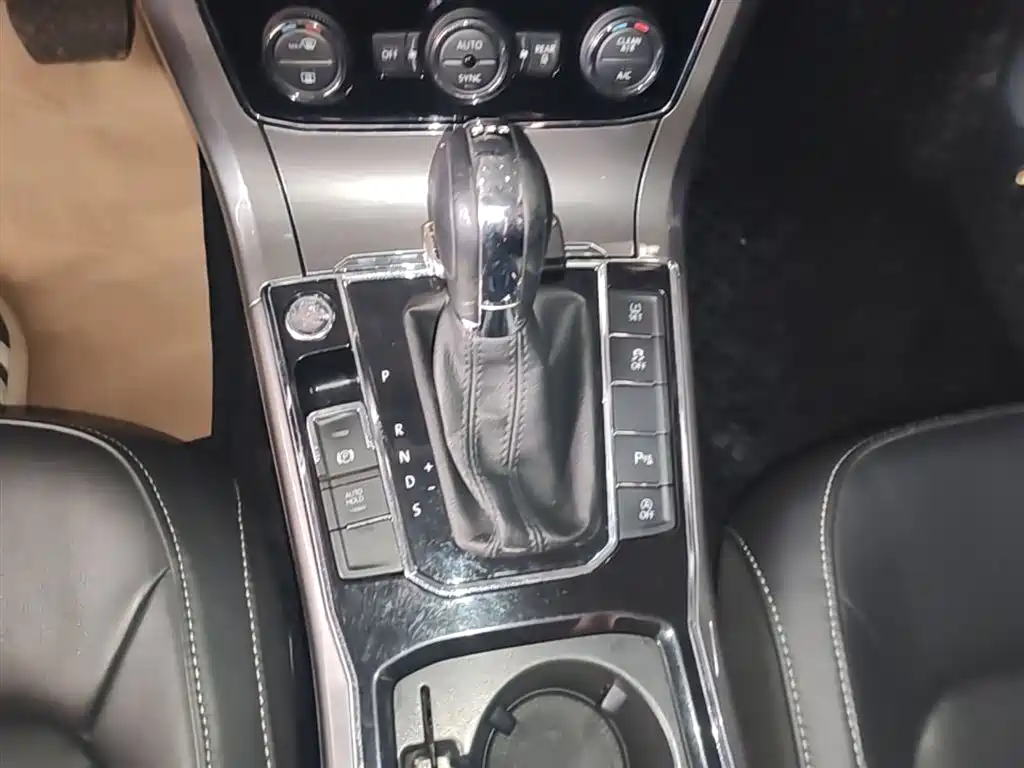 Volkswagen Passat 2017 330TSI DSG Prestige фото 14