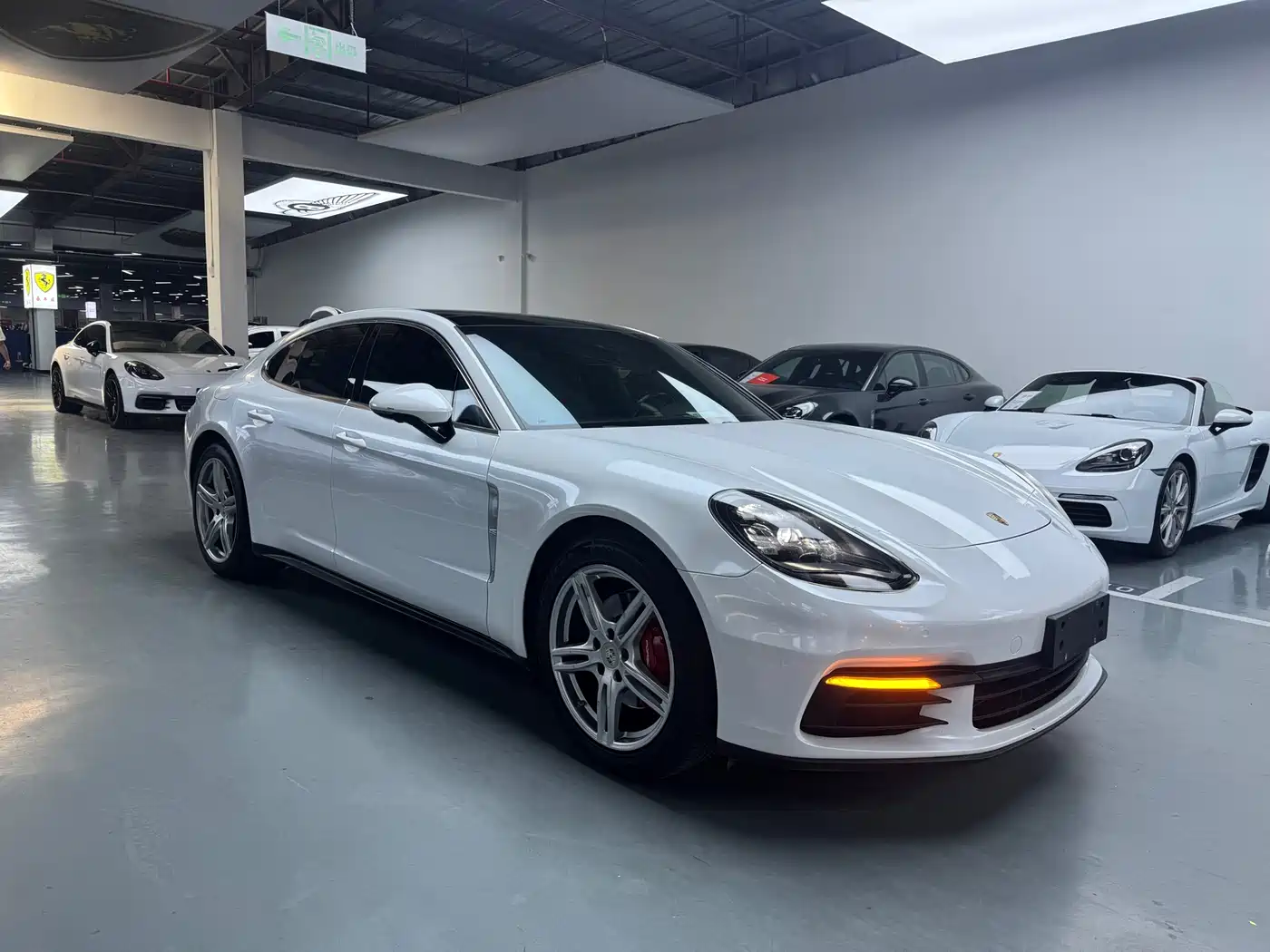 Porsche Panamera 2017 Panamera 3.0T фото 3