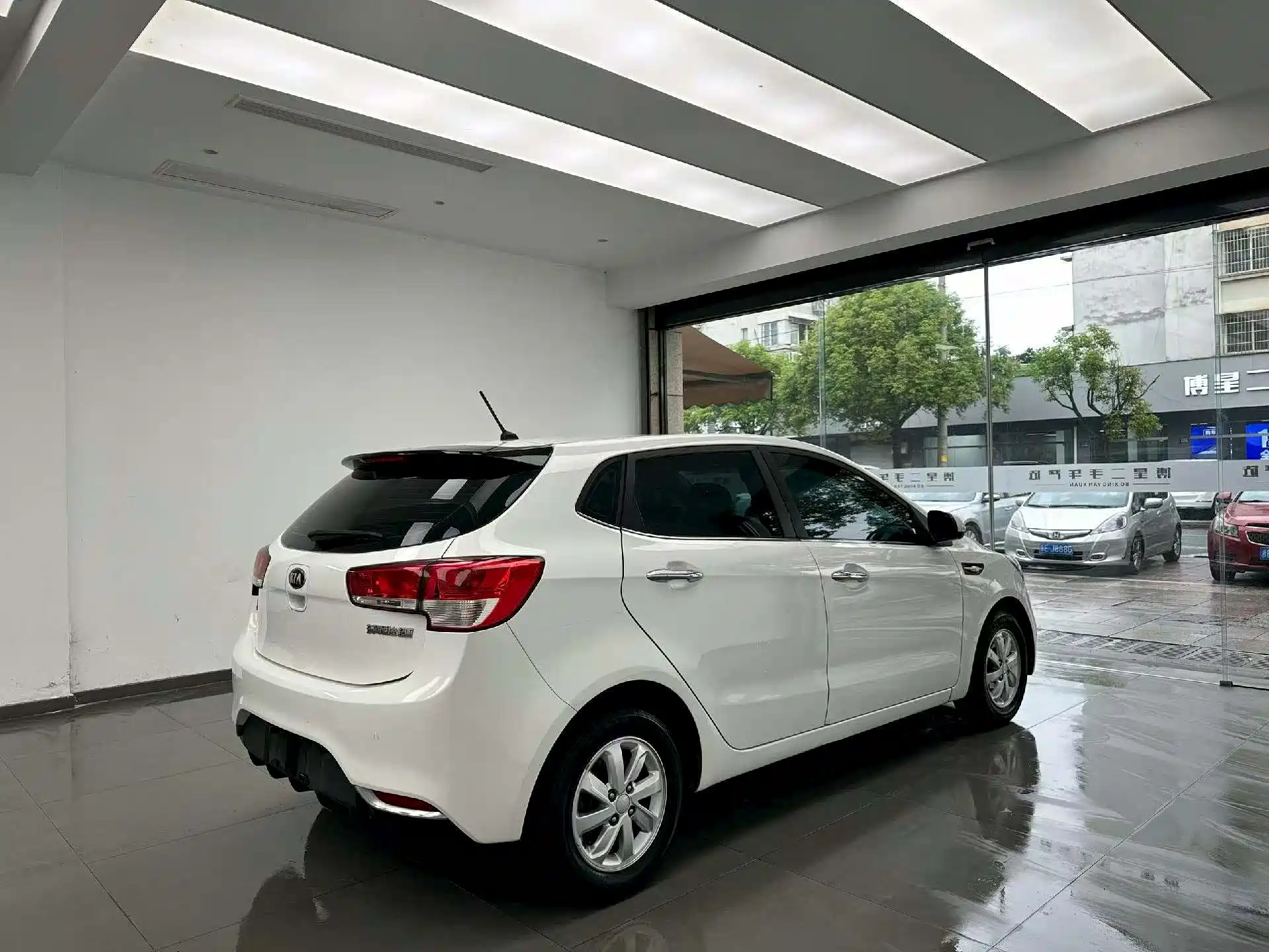 Фото 9 - Kia K2