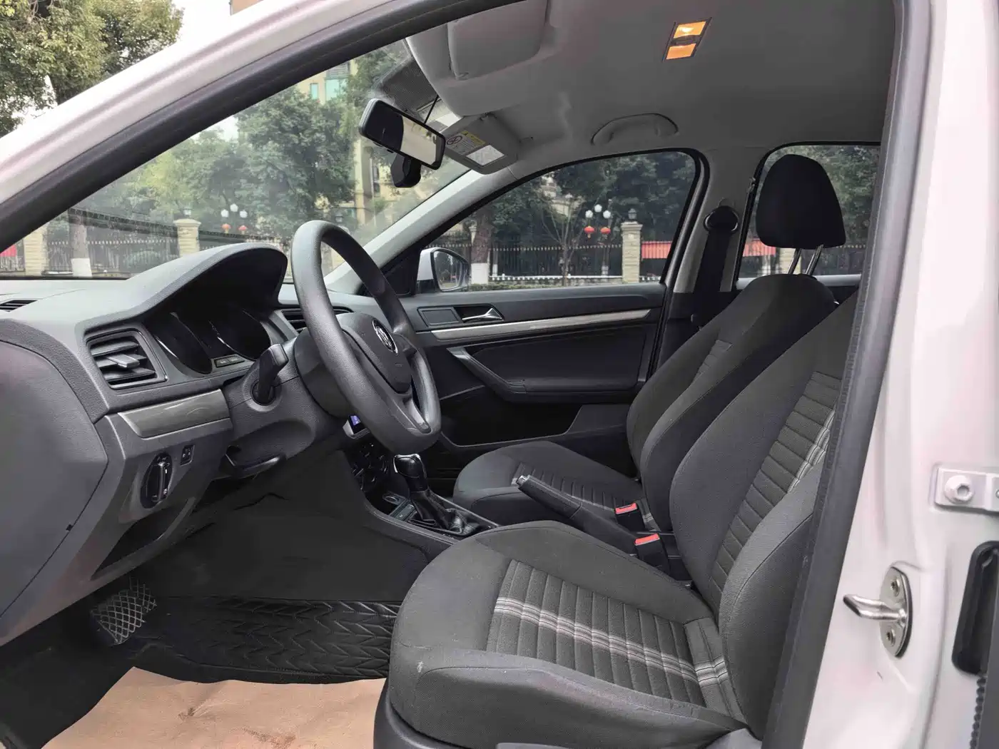 Volkswagen Lavida 2019 Lavida Start 1.5L Auto Trend (China VI) фото 4