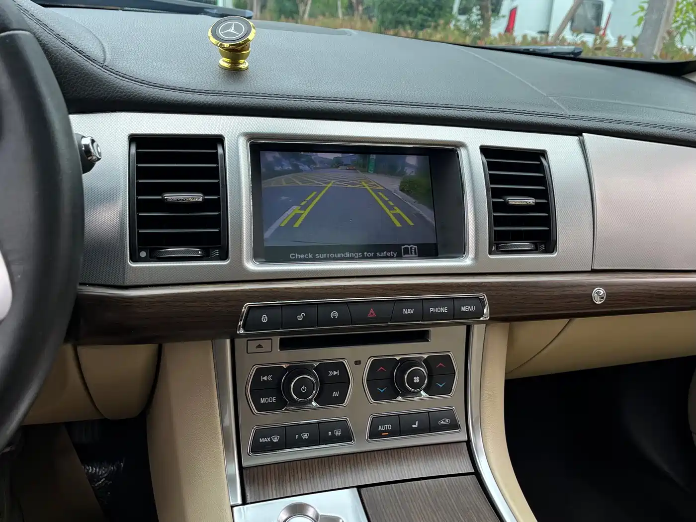Jaguar XF 2015 2015 XF 2.0T Style Edition
