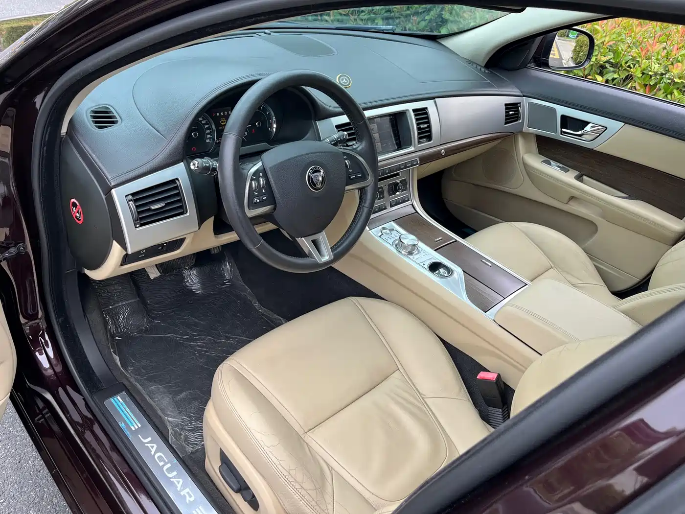 Jaguar XF 2015 2015 XF 2.0T Style Edition
