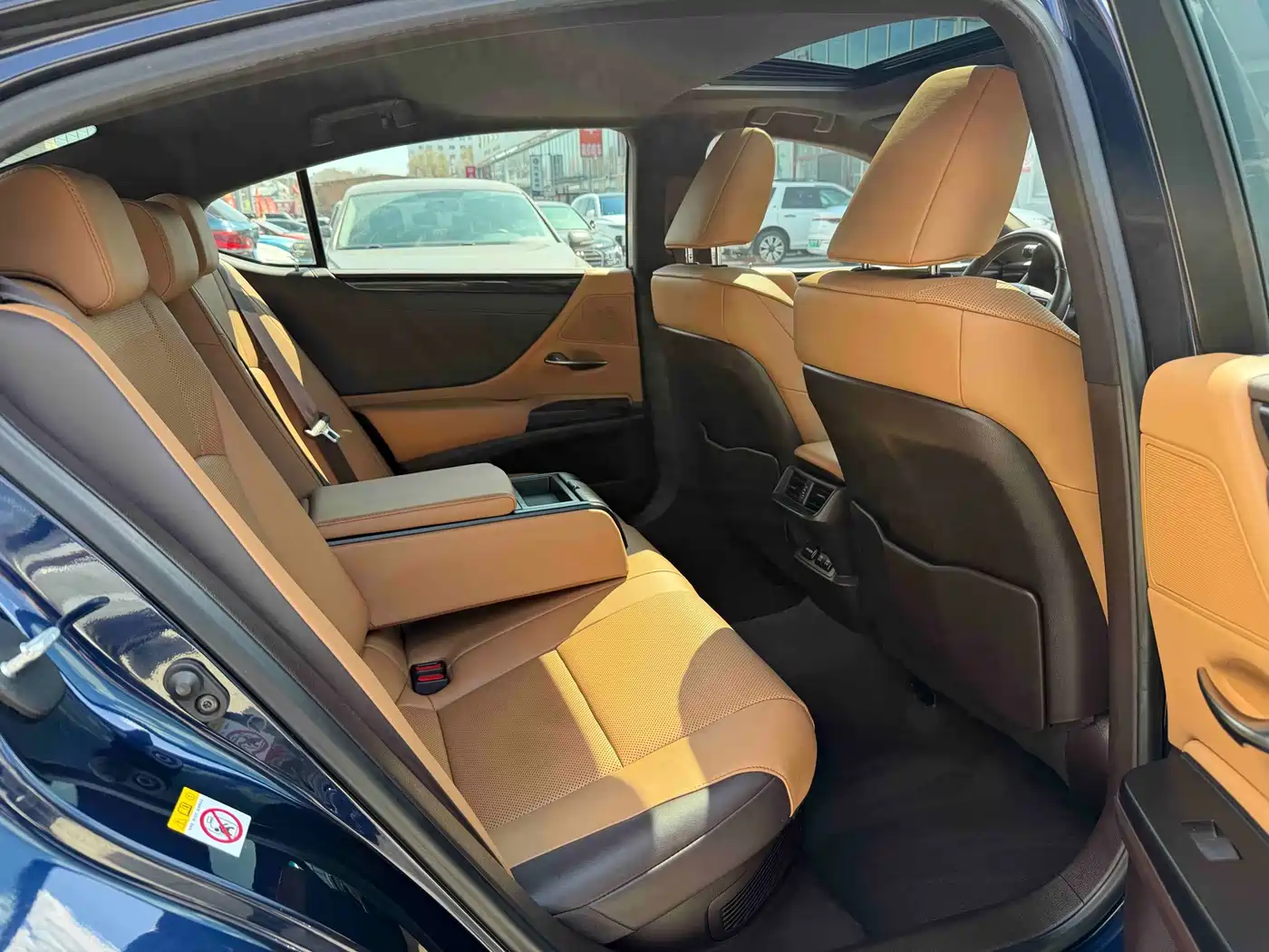 Lexus ES 2018 300h Excellence Edition China V фото 15