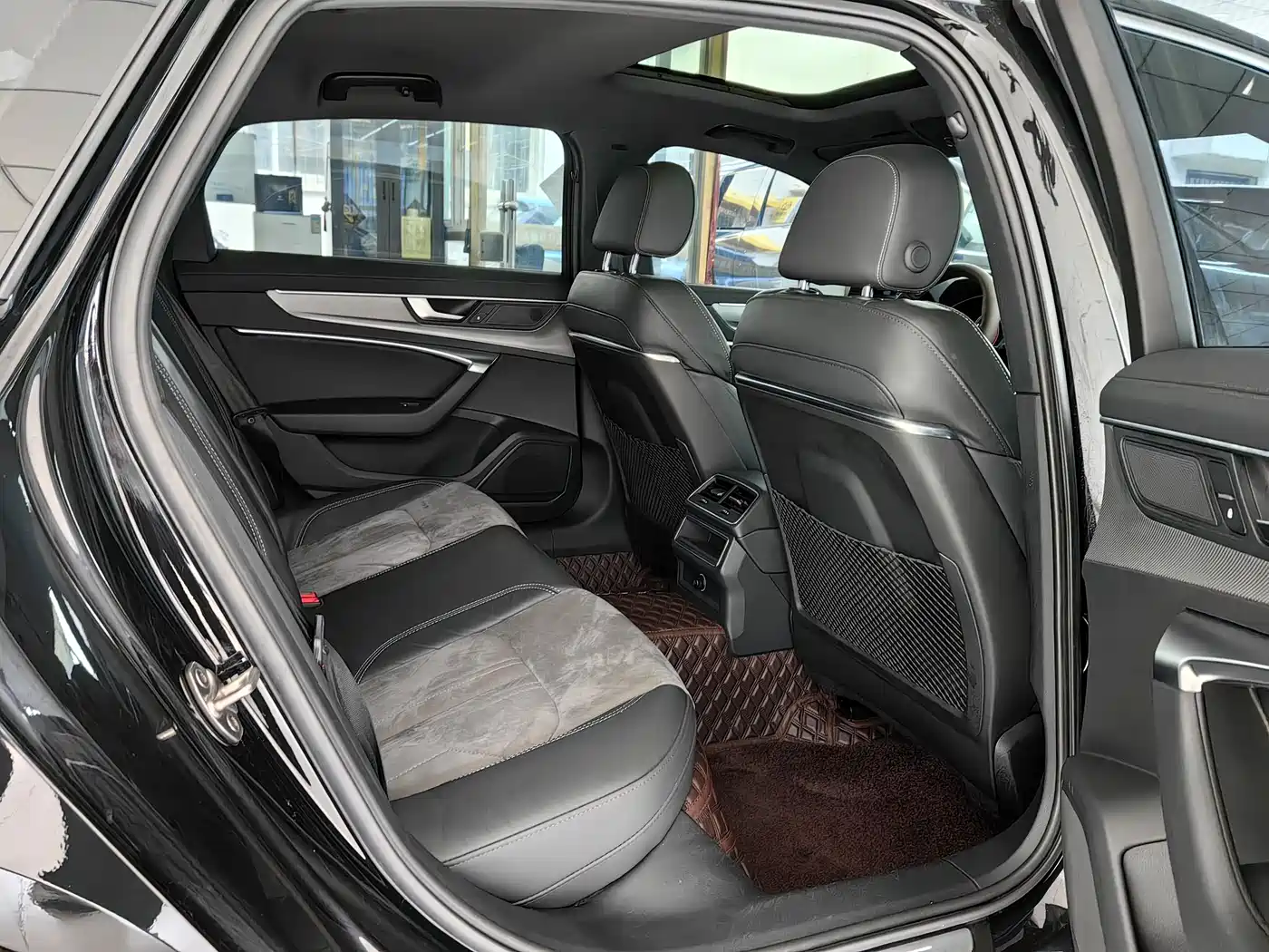 Audi A6L 2021 40 TFSI Luxury Sport фото 11