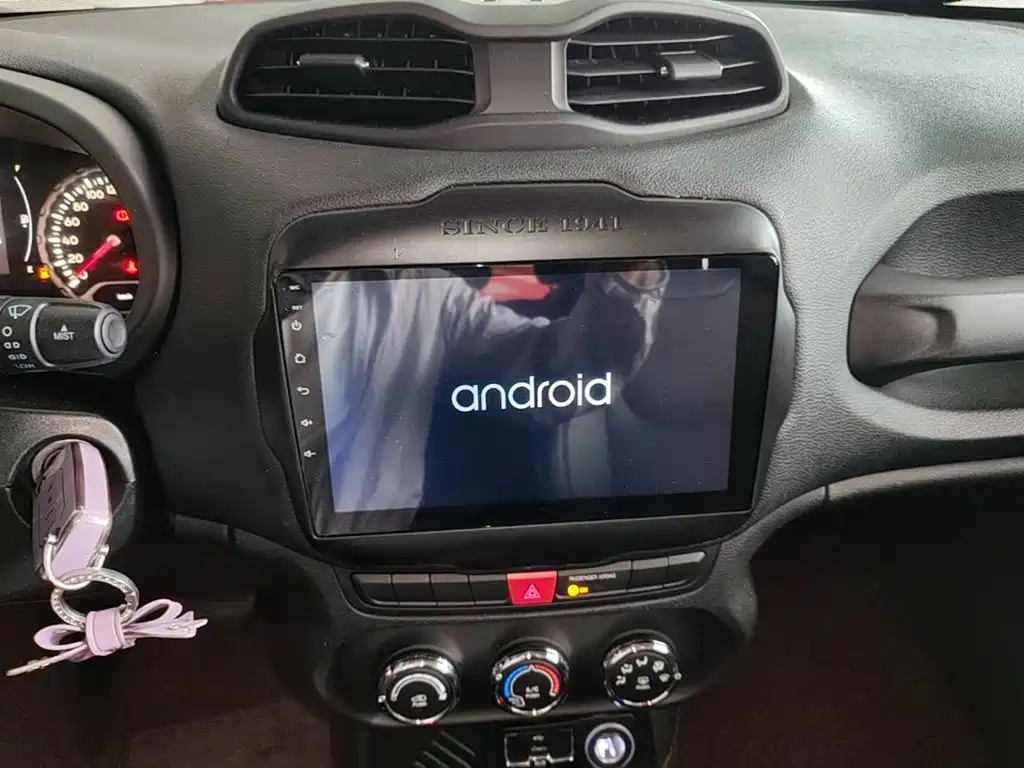 Jeep Renegade 2019 2018 Connected Large Screen Edition 180T Automatic Kinetic+