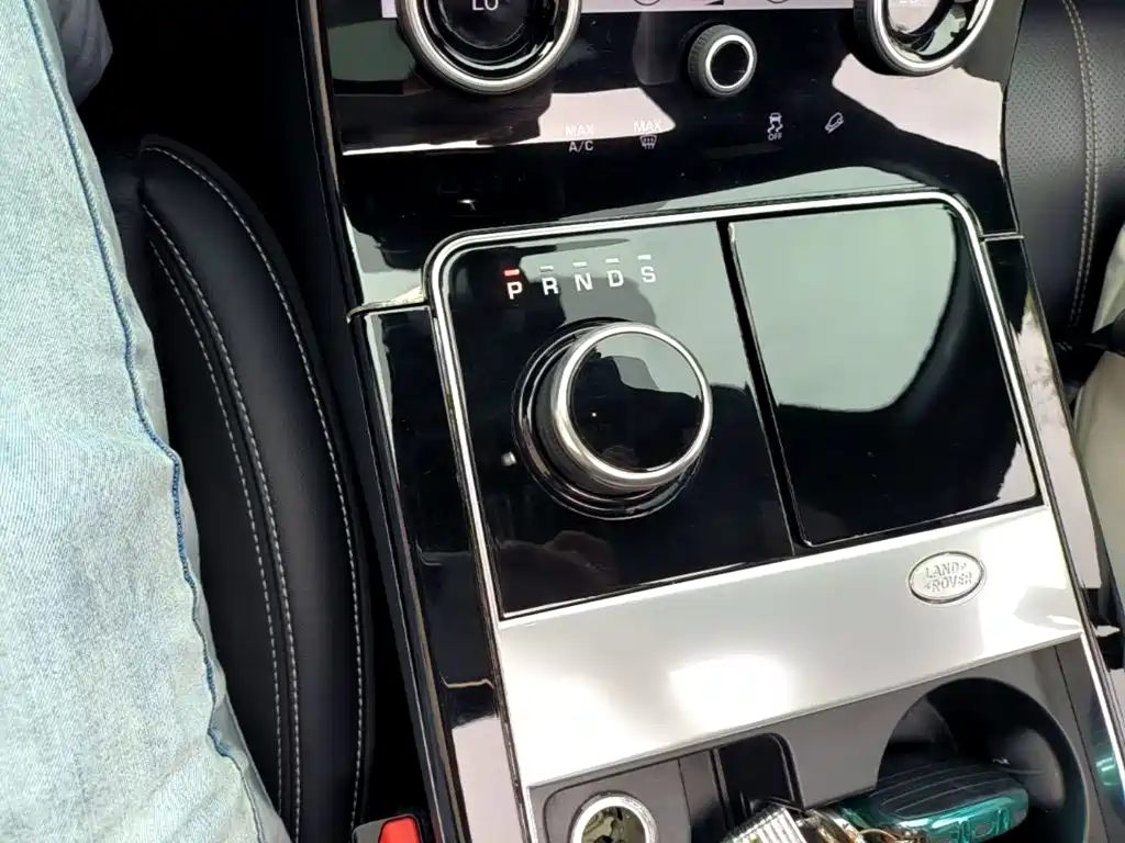 Фото 14 - Land Rover Range Rover Velar