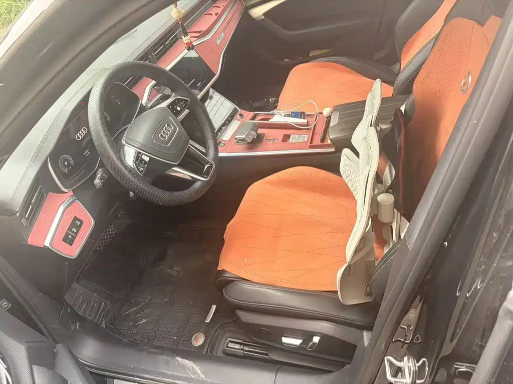 Photo 4 - Audi A6L