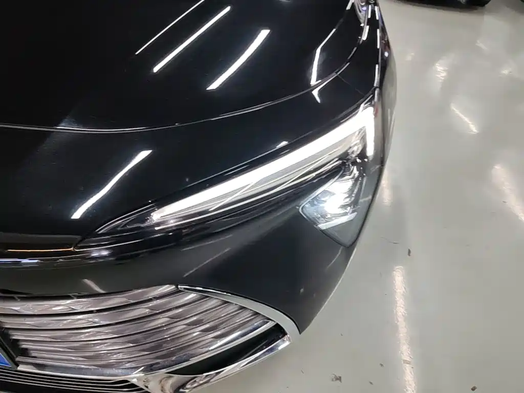 Photo 24 - Buick LaCrosse